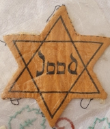 הטלאי הצהוב עם הכיתוב "יהודי" בהולנדית