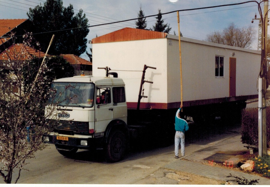 הקרוואנים מגיעים לאלון שבות