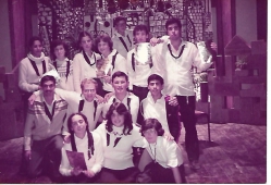 שבת ארגון תשמ"ד 1983
הקומונרית שרי כהן דוראס וצוות ההדרכה
