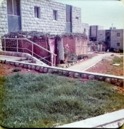 1974 - סוכות ברחוב מעלה מיכאל
מארכיון גרעין אלון עציון