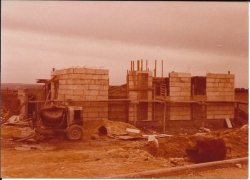 בית שחור - השיירות 30 בבנייה  1976