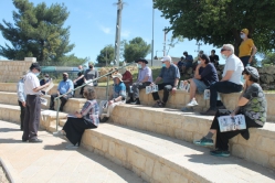 סיורים בעקבות שלטים - ההיסטוריה של גוש עציון ואלון שבות דרך שלטי הרחובות