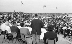 טקס הנחת אבן הפינה לאלון שבות.