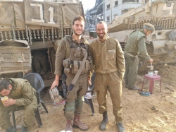 מימין לשמאל: שמואל לנדר ואייל שנהב
באזור עזה
