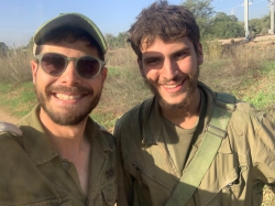 מתן שטרן (מימין) ועילי ספיר
בגזרת עזה