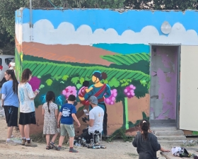 צביעת מיגוניות בגבעת החי"ש לזכר שירה