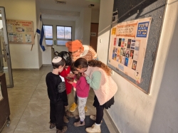 מחפשים את אלו"ש בנרות - מרוץ חידות מדליק במיוחד