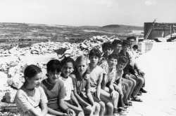 תלמידי הכיתה - בכיתה ו', תשל"ז, 1977