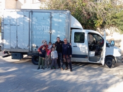 עמיחי ותמר רייס וילדיהם עמית, נבו, שקד ועדן, יחד עם המוביל, נדב שטרן