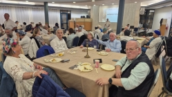 תפילה חגיגית, הרקדה ומסיבת יום ירושלים יישובית